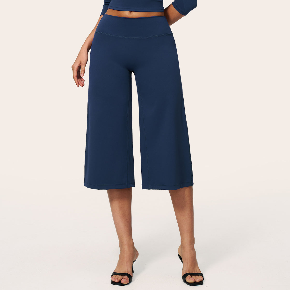 Low waisted Loose Capri